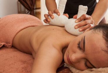 Tajski masaż ziołowymi stemplami Wrocław